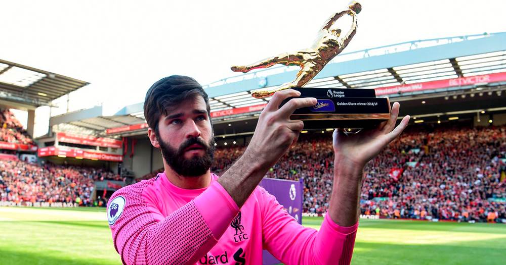 Alisson từng giành găng tay vàng vào năm 2020 Alisson từng giành găng tay vàng vào năm 2020